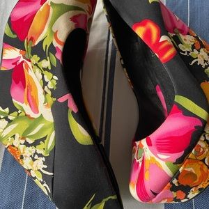 Aldo floral wedged heels